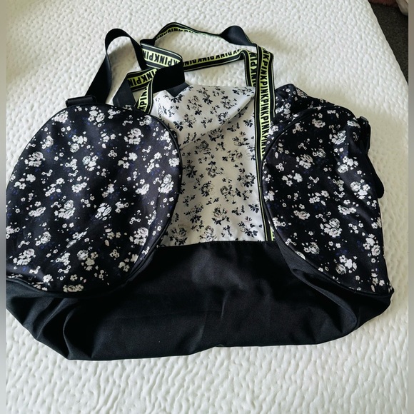 PINK VS Floral duffel bag - Picture 7 of 7